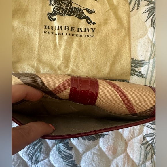 Burberry Full Size Fuchsia Wallet - Picture 6 of 8